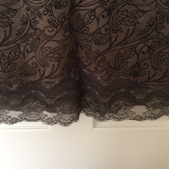 DKNY brown lace top size S (fits like a M) - Picture 10 of 11